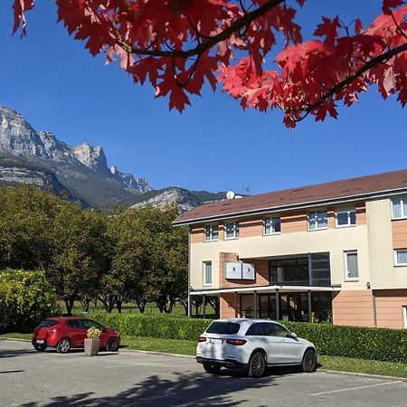 Le Domaine Des Fontaines - Hotel & Petit Dejeuner Bernin Екстер'єр фото